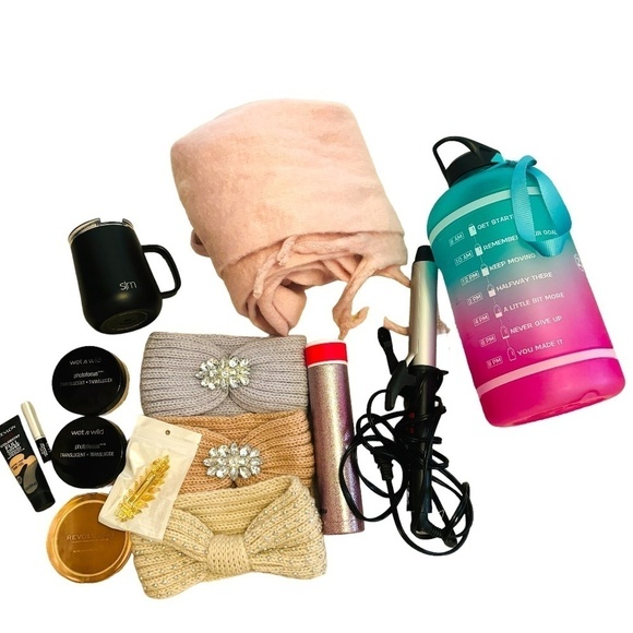Girly Stuff Assorted Bundle Assorted Lot, Makeup Waterbottle, Hair accessories - Picture 1 of 11